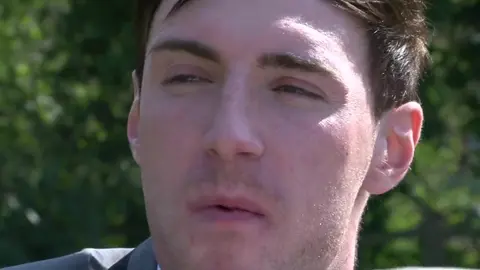 Due executive si scaldano in ufficio