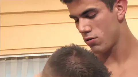 Jeunes sportifs & plan à trois