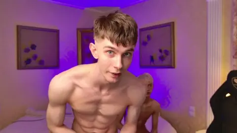 Coppia gay sexy tra amici – JerryLucky