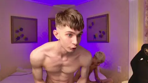 Couple gay sexy entre potes – JerryLucky