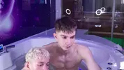 Sexy Paar im Jacuzzi: geile Twinks (JerryLucky)