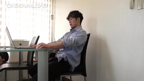 Affascinante businessman macho