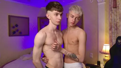 Casal de twinks camboys bem quente – JerryLucky