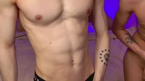 Coppia di twink sexy — JerryLucky