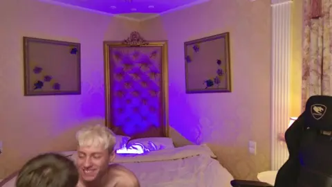 Casal de twinks sexy — JerryLucky