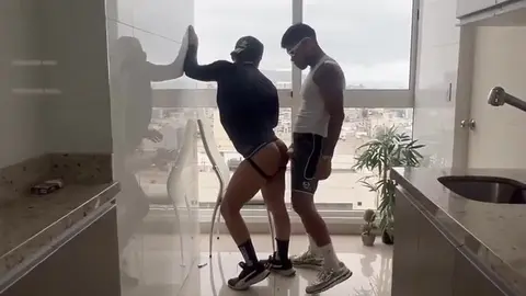 Casal latino quente em homemade