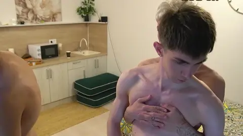 Threesome hot tra twink – JerryLucky