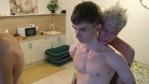 Heißer Twink-Dreier – JerryLucky