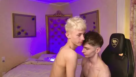 Twink camboy en couple – JerryLucky