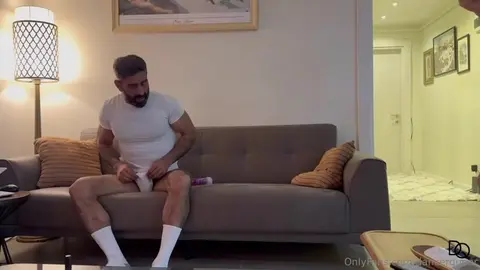 Daddy turc baise un jeune mec