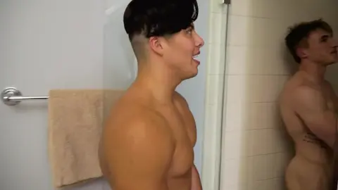 [RB] O bombado Jake Davis faz bareback com Scotty Marx