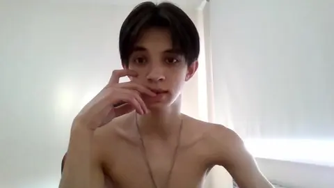 Cam caseira: twinks gostosos metendo forte