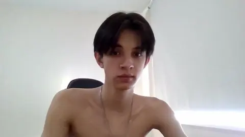 Cam casera: twinks calientes dándole duro