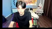 Twink sexy en webcam à la maison – Yoodeeahh
