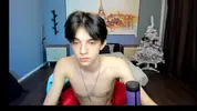 Twink sexy en webcam à la maison – Yoodeeahh