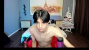 Twink sexy en webcam à la maison – Yoodeeahh