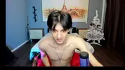 Twink sexy en webcam à la maison – Yoodeeahh