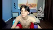 Twink sexy en webcam à la maison – Yoodeeahh