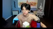 Twink sexy en webcam à la maison – Yoodeeahh