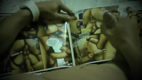 Fabian Esteban, look da bad boy, si sega in un parcheggio sotterraneo