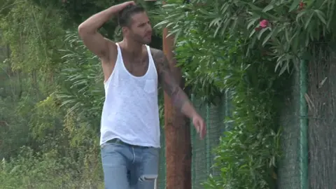 Jonathan Agassi, Will Helm y Kriss Aston: Trío en Ibiza