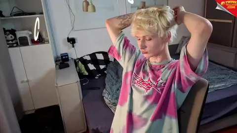 Camboy twink sexy — Kessywhite