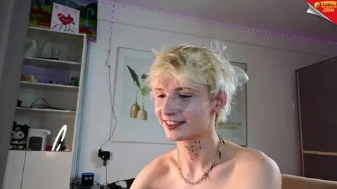 Sexy Twink-Camboy – Kessywhite