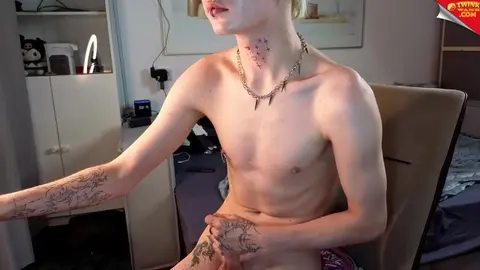 Camboy twink sexy — Kessywhite