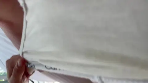 Derek goza dentro do Tanner e leva uma gozada na cara em troca