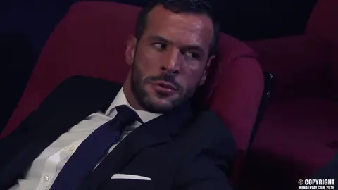 Denis Vega e Ivan Gregory se dan flip-fuck en «Cine-X» en MenAtPlay