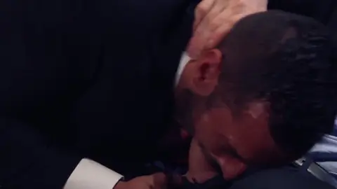 Denis Vega & Ivan Gregory se flip-fuckent dans « Cine-X » chez MenAtPlay