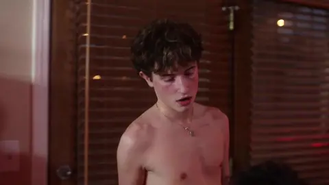 Festa de sexo em grupo com twinks: Tyler Ryder & CJ