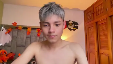 Heißer Twink-Camboy live auf Webcam – AndyBelier