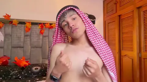 Heißer Twink-Camboy live auf Webcam – AndyBelier