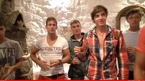 Insalata greca, parte 17 – La serata chill di Adam