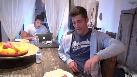 Salada grega, parte 17 – A noite chill do Adam