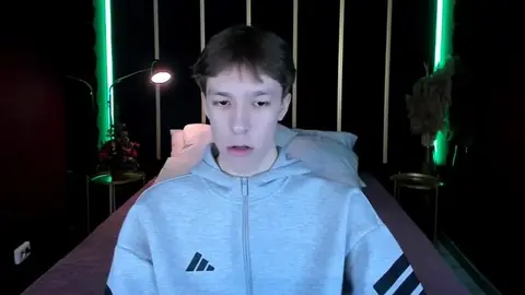 Sexy Twink Webcam-Show – MarkBranston