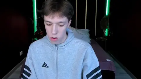 Sexy Twink Webcam-Show – MarkBranston