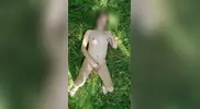 Punheta pelado na grama