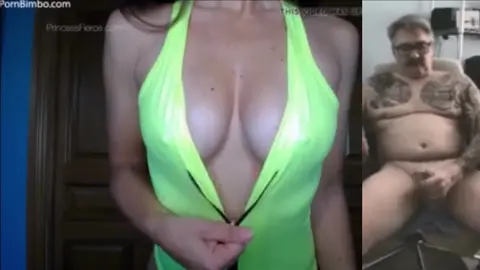 Steve Ryan se desata: humillación consensuada y dirty talk