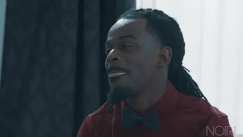 Wesley Woods wird bareback durchgenommen