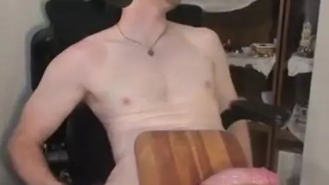 Stud gostoso: massagem nas bolas