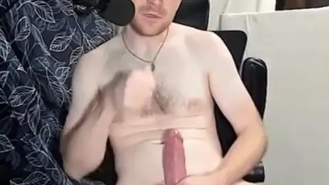 Stud super figo: massaggio alle palle