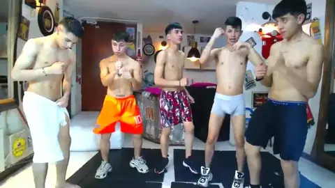 Orgía de twinks sexys – camboys Kobayasky