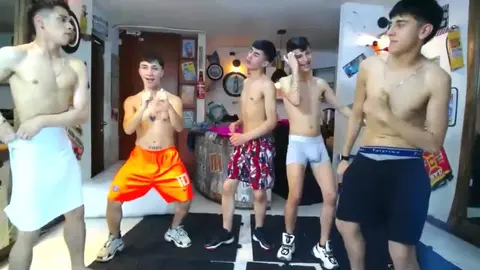 Orgía de twinks sexys – camboys Kobayasky