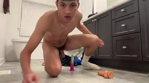 Camboy sexy sbouchikh03 – show live sul web