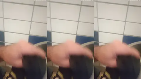 Toilet Play mit Eric Duroc