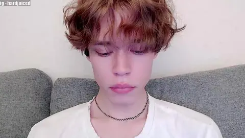 Camboy gay super sexy a casa — pawclaw