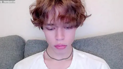 Camboy sexy en live à la maison — pawclaw