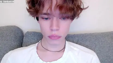 Camboy gay sexy en casa — pawclaw